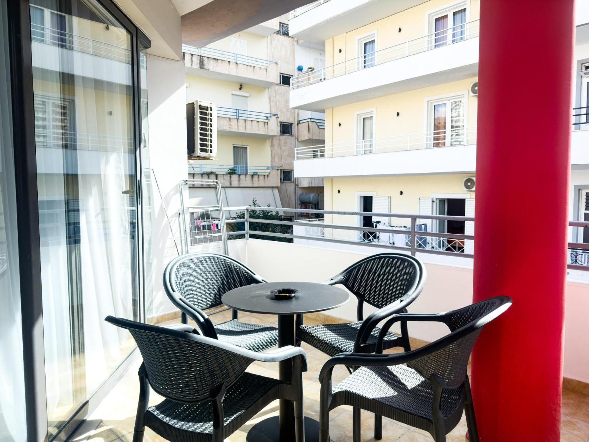 Flora Apartments Саранде Екстериор снимка