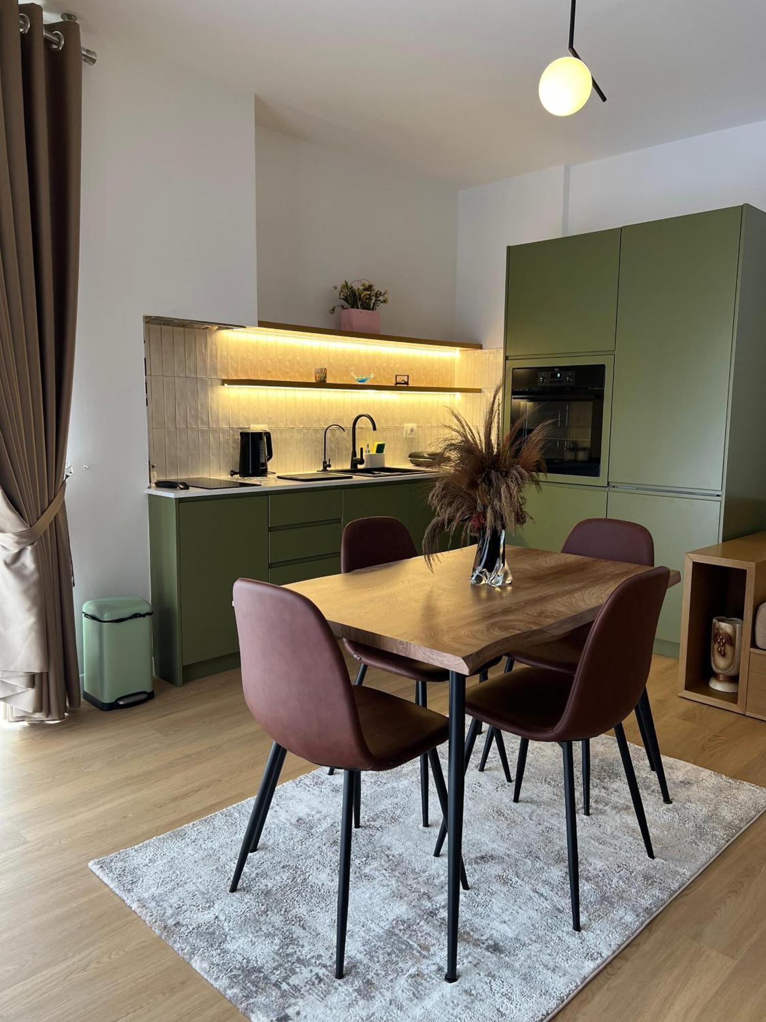 Flora Apartments Саранде Екстериор снимка