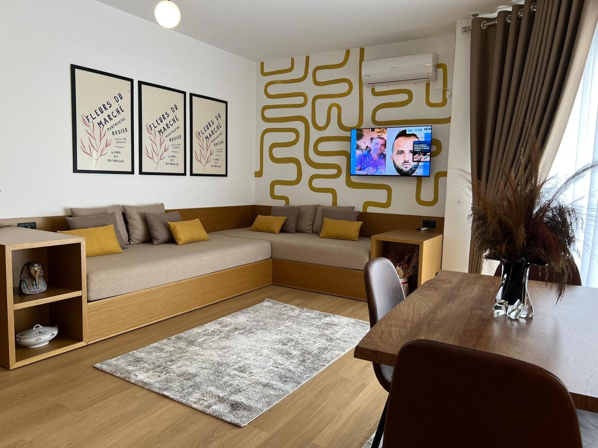 Flora Apartments Саранде Екстериор снимка