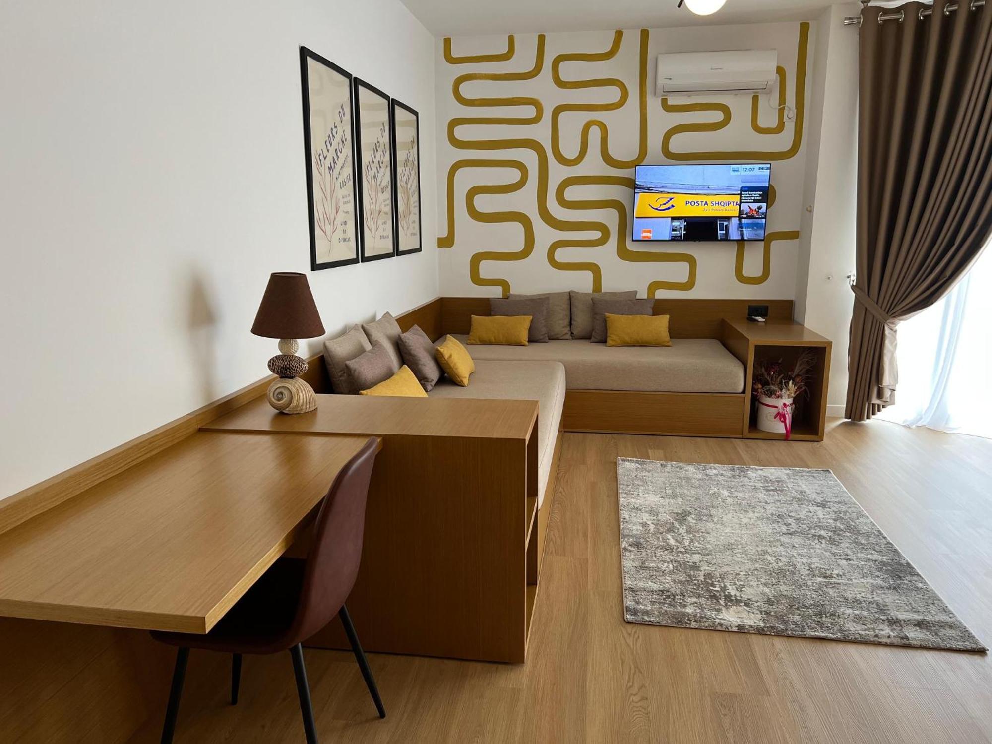 Flora Apartments Саранде Екстериор снимка