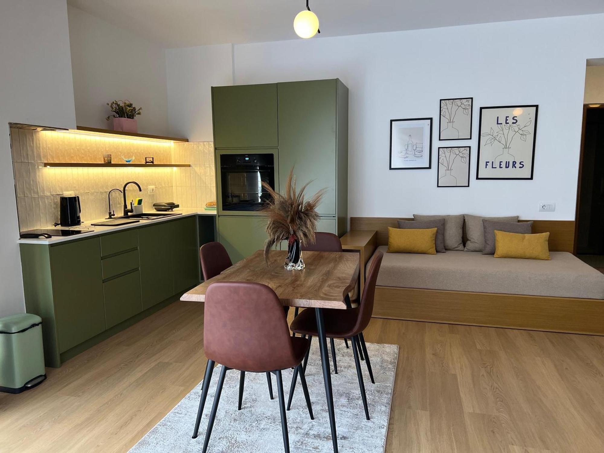 Flora Apartments Саранде Екстериор снимка