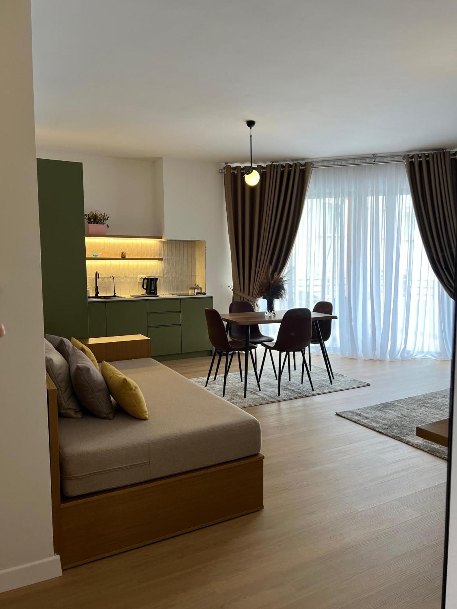 Flora Apartments Саранде Екстериор снимка