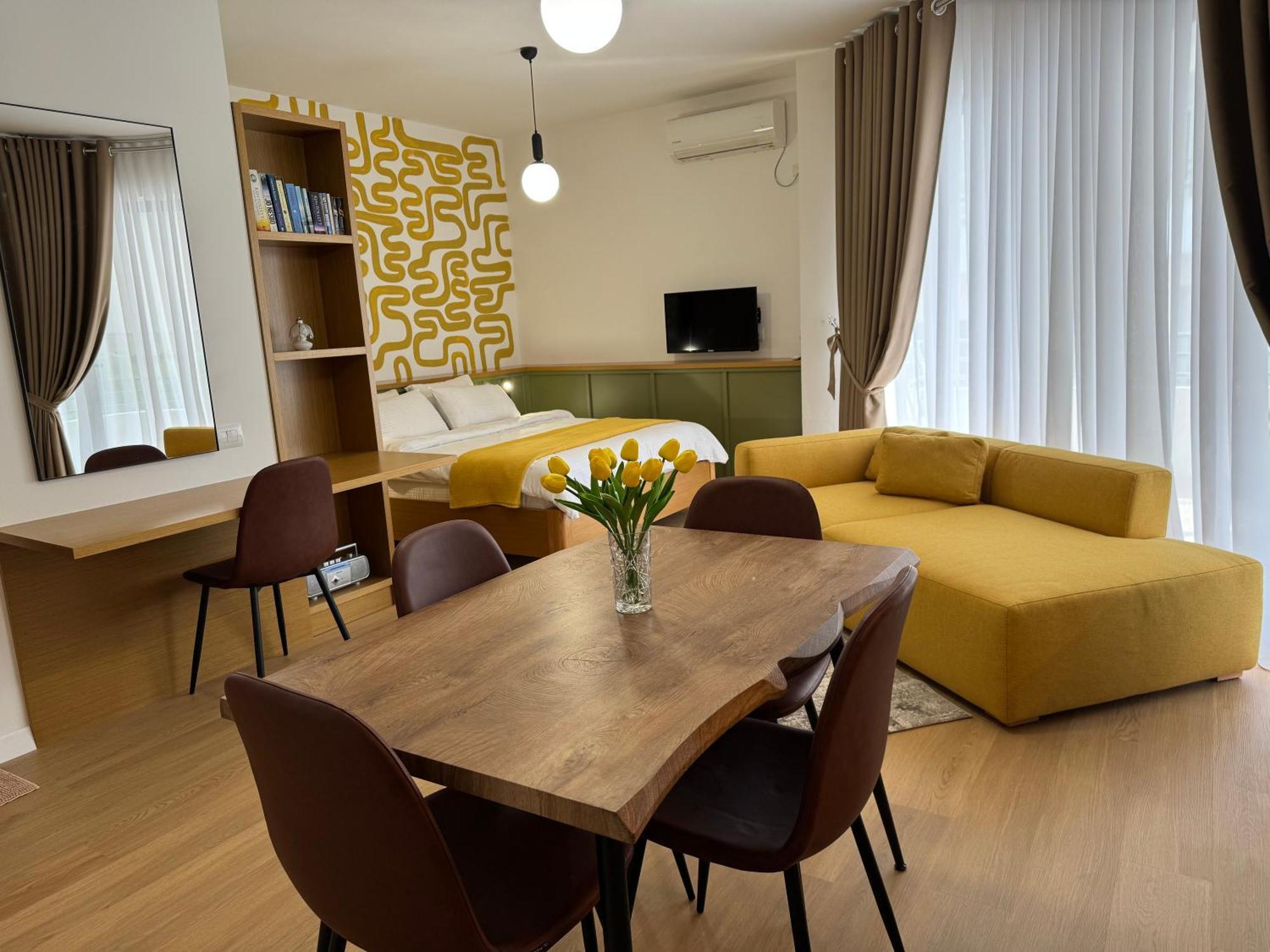 Flora Apartments Саранде Екстериор снимка